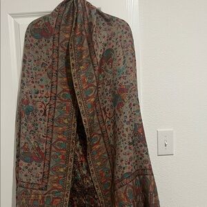 Wool shawl or wrap with vibrant design